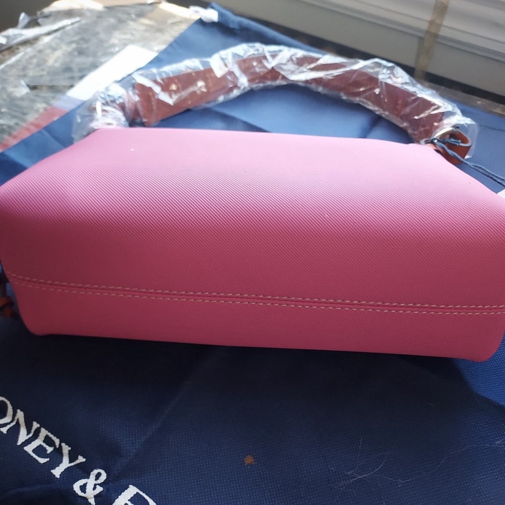 ‼️SOLD‼️Dooney & Bourke Pink Shoulder Bag NWT - Picture 2 of 10